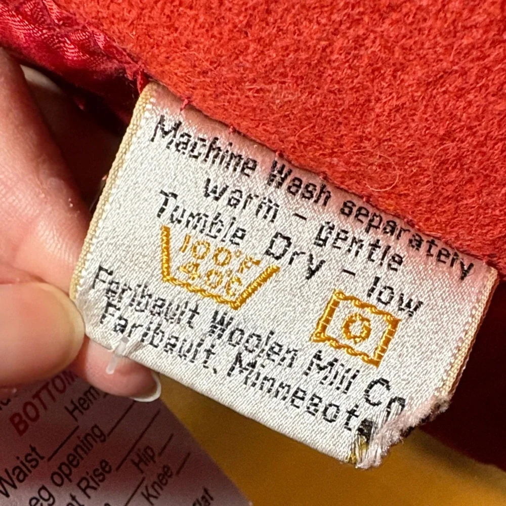 Vibrant vintage tomato Red‎ woolBlanket with Satin Trim bag b69